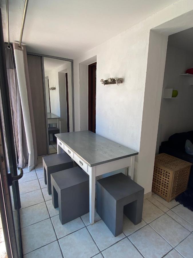 Logement entier T2 climatisé, parking gratuit, jardin, mer Sanary-sur-Mer Extérieur photo