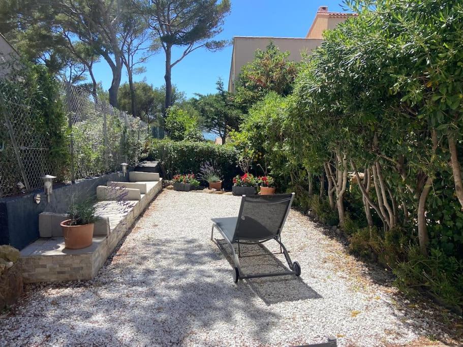 Logement entier T2 climatisé, parking gratuit, jardin, mer Sanary-sur-Mer Extérieur photo